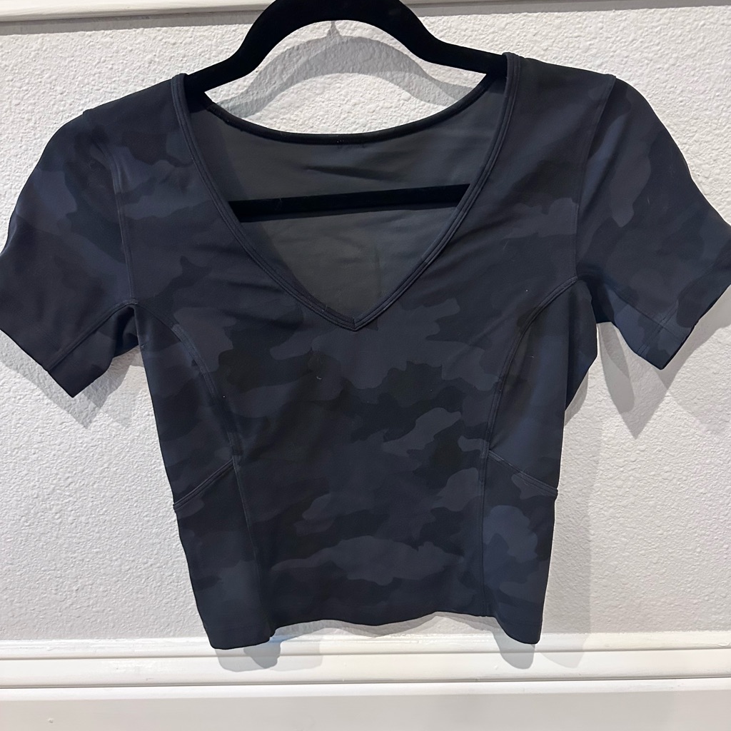 Lululemon Black Camouflage Women's Top - Size 4/Small